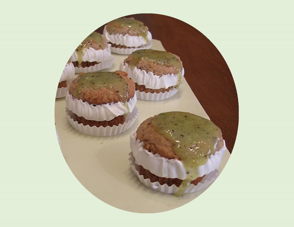 Kiwi Curd Cupcakes